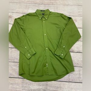 Chaps Long sleeve Button up shirt classic twill fit size large Size large